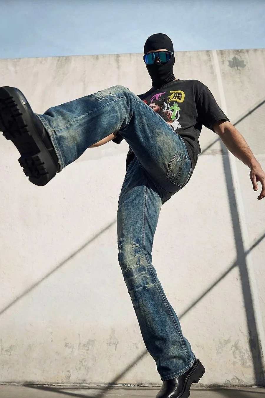 Jean empilé bleu Y2K – Silhouette streetwear élégante - 3