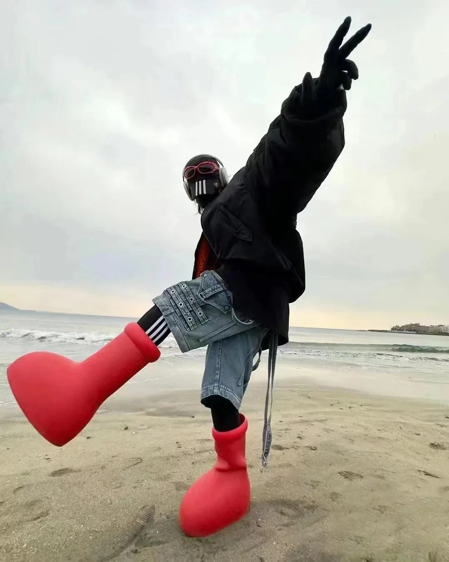 Botte Rouge Astroboy Femme - Design Futuriste & Éclat Céleste - 5