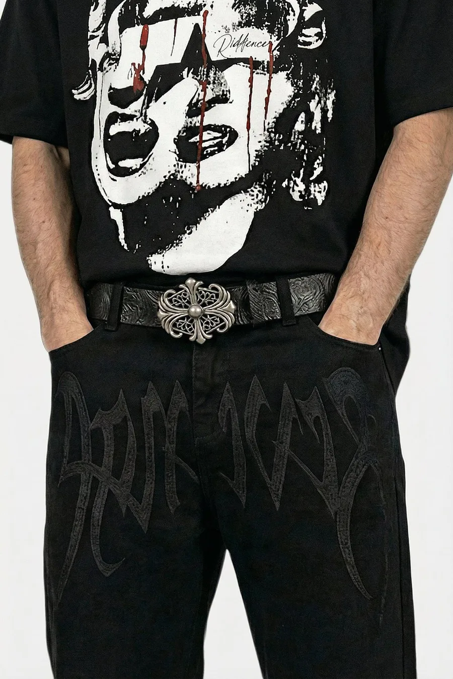 Ceinture Gothique Cuir - Style Urbain Sombre et Contraste Graphique - 2