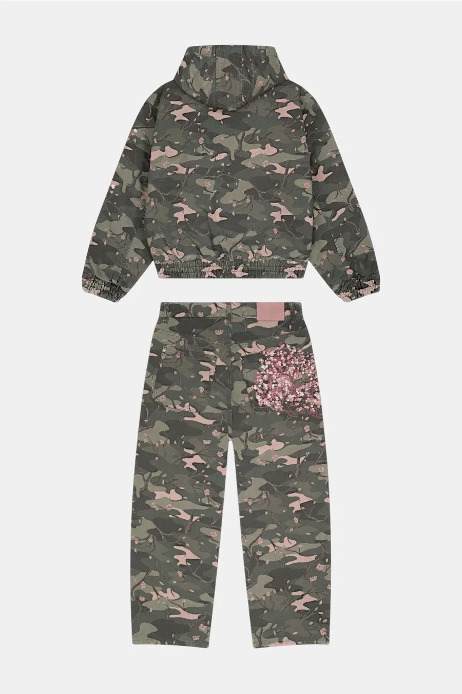 Ensemble Camouflage Brodé Streetwear 2000s – Look Graphique Urbain et Esthétique Y2K - 3