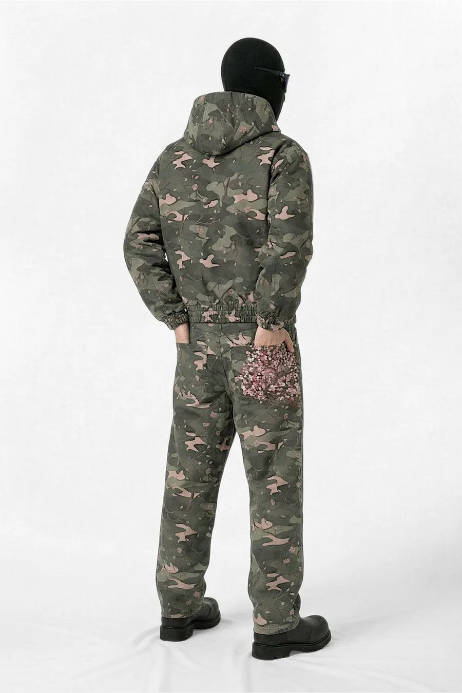 Ensemble Camouflage Brodé Streetwear 2000s – Look Graphique Urbain et Esthétique Y2K - 4