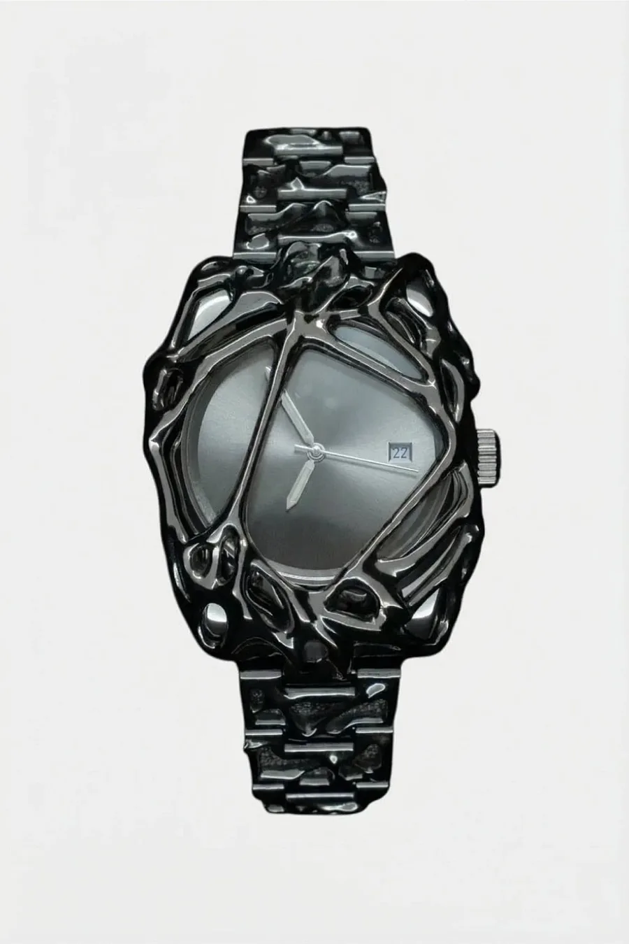 Montre Chrome Y2K : Accessoire Mode Rétro-Futuriste Audacieux