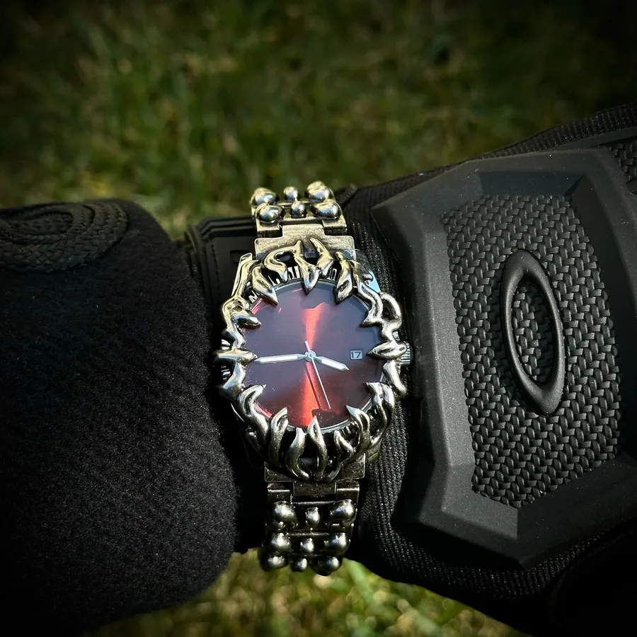 Montre Venom – Légendaire Accessoire Y2K pour Style Rétro-futuriste et Audacieux - 2