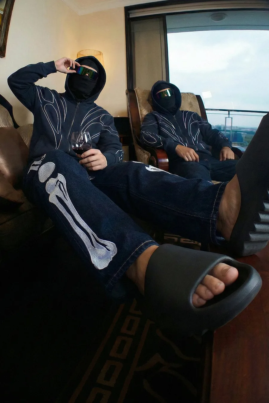 Sweat Cyber Y2K Réinventé : Esthétique Urbaine Futuriste - 7