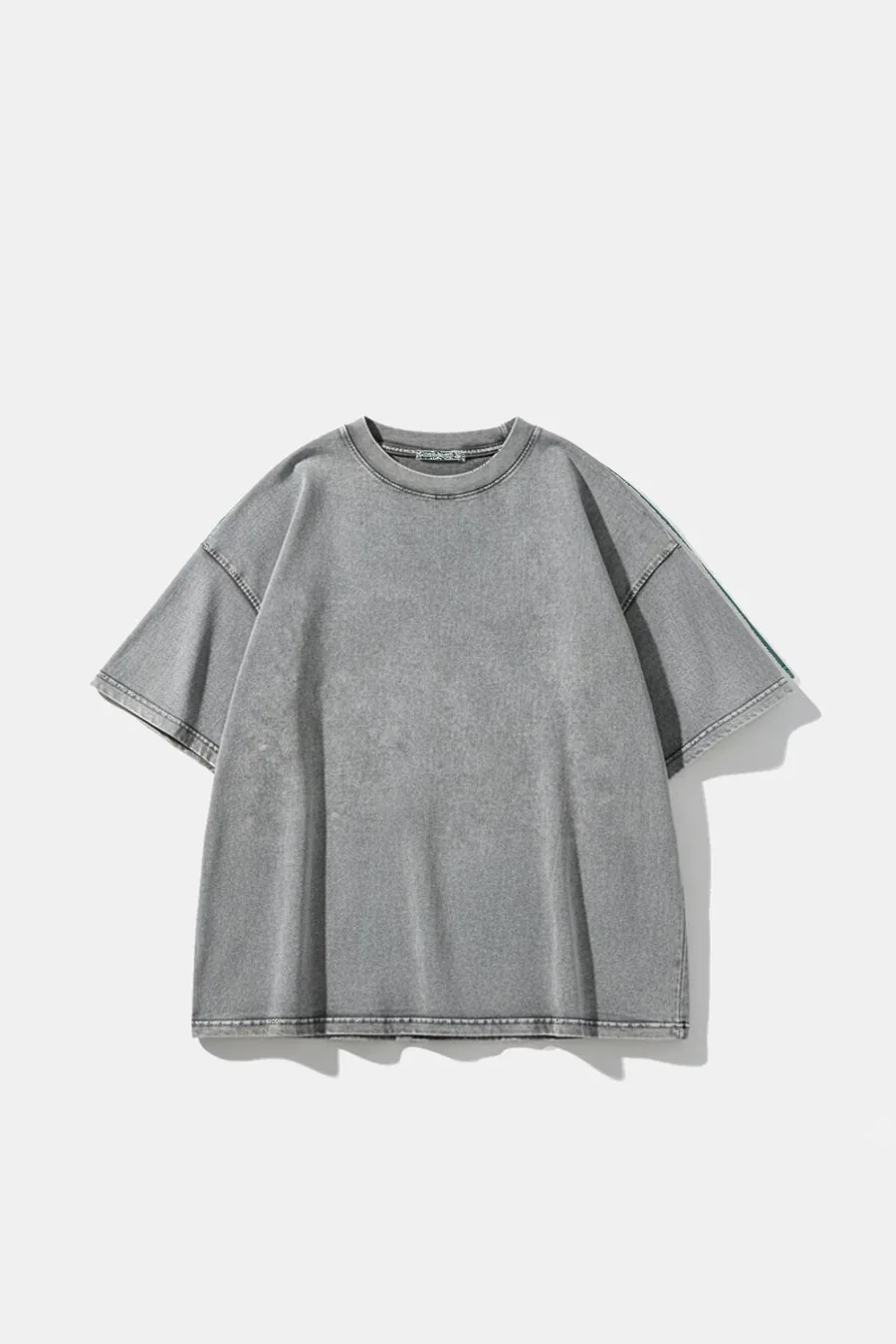 T-shirt Acide : Exprime Ton Style Rétro-Futuriste Unique – Revive le Charme Y2K avec un Design Audacieux - 5